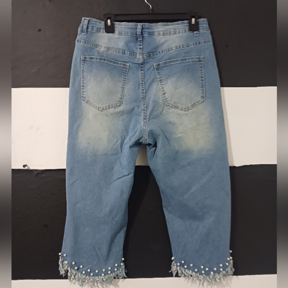 Shein Curve Women Denim Pearls Capri Jeans - Picture 6 of 8